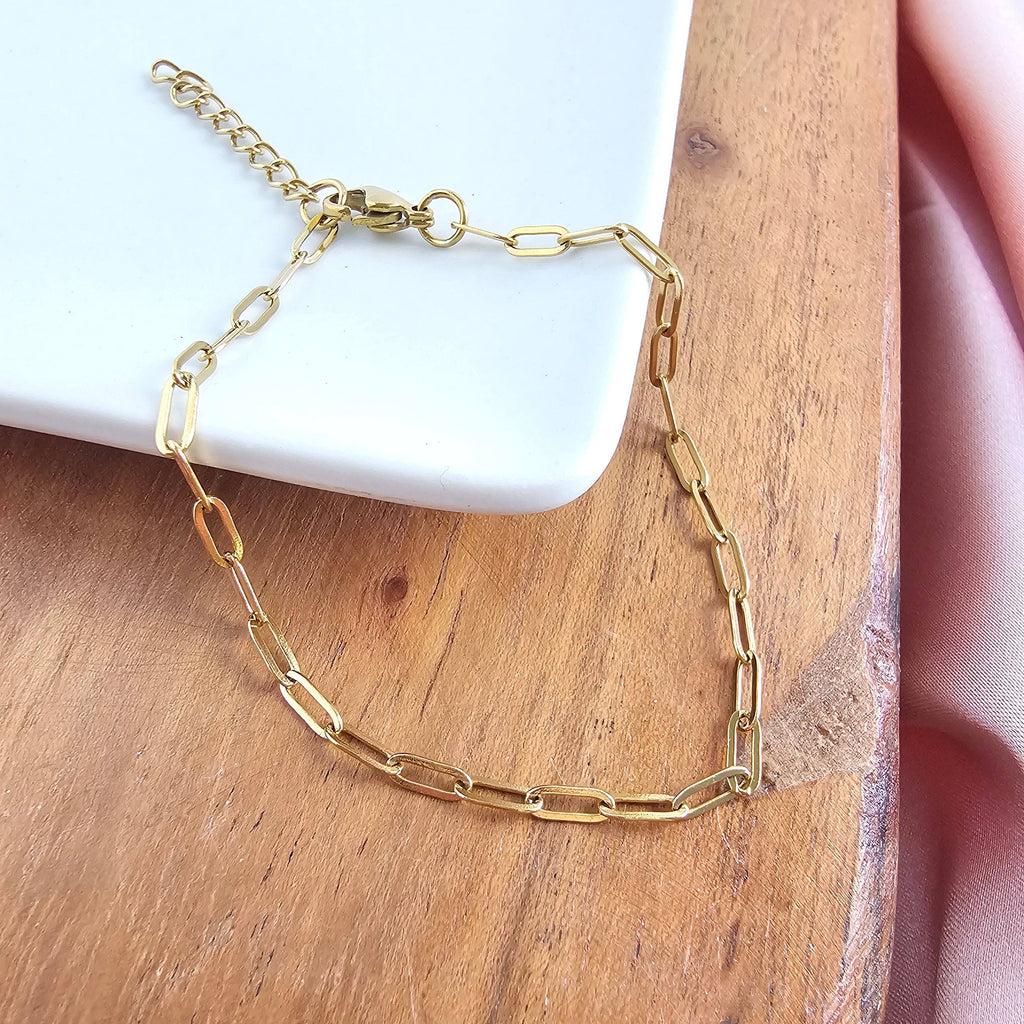 Luxe Gold Delicate Paper Clip Bracelet