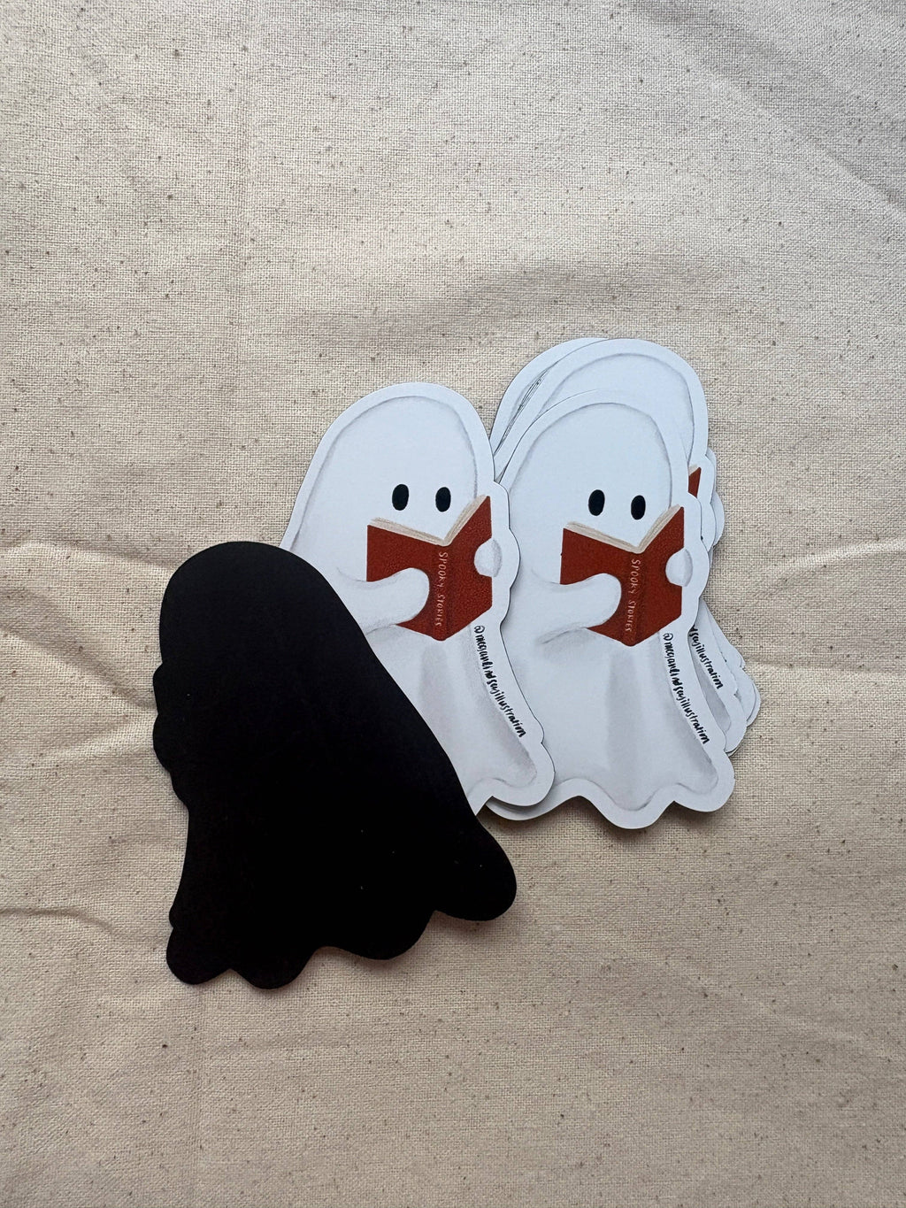 Ghost Reading Magnet