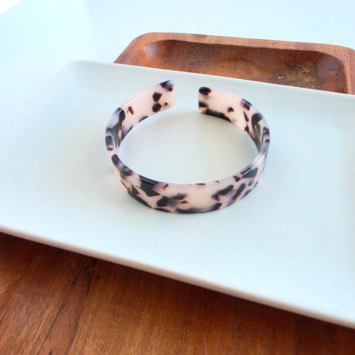 Brynn Bracelet - Blonde Tortoise - Standard // Cuff Bangle